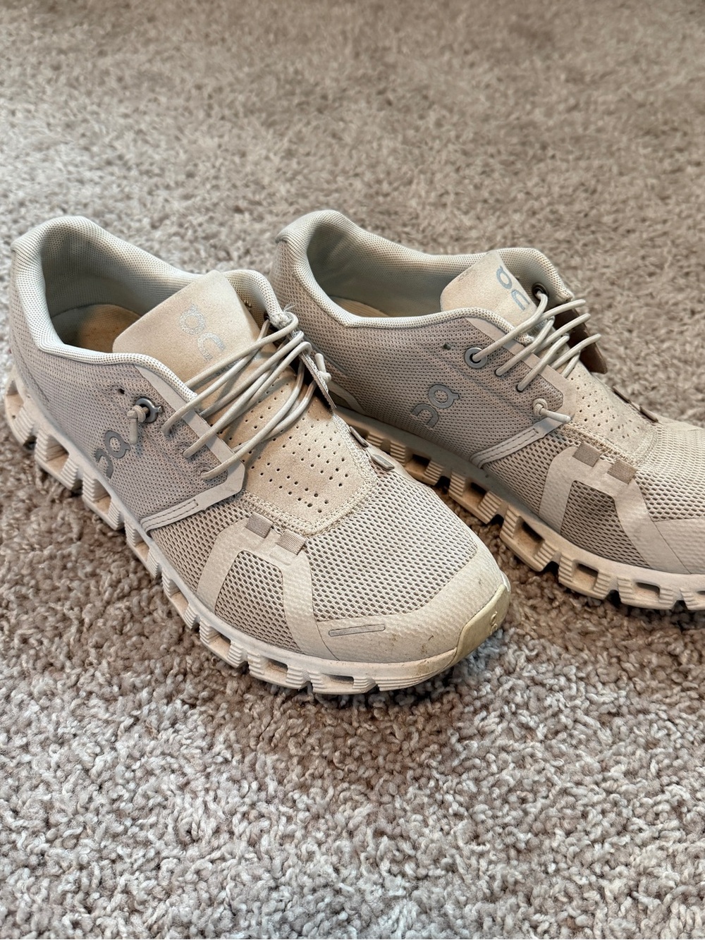 On Cloud 6 Running Shoe
